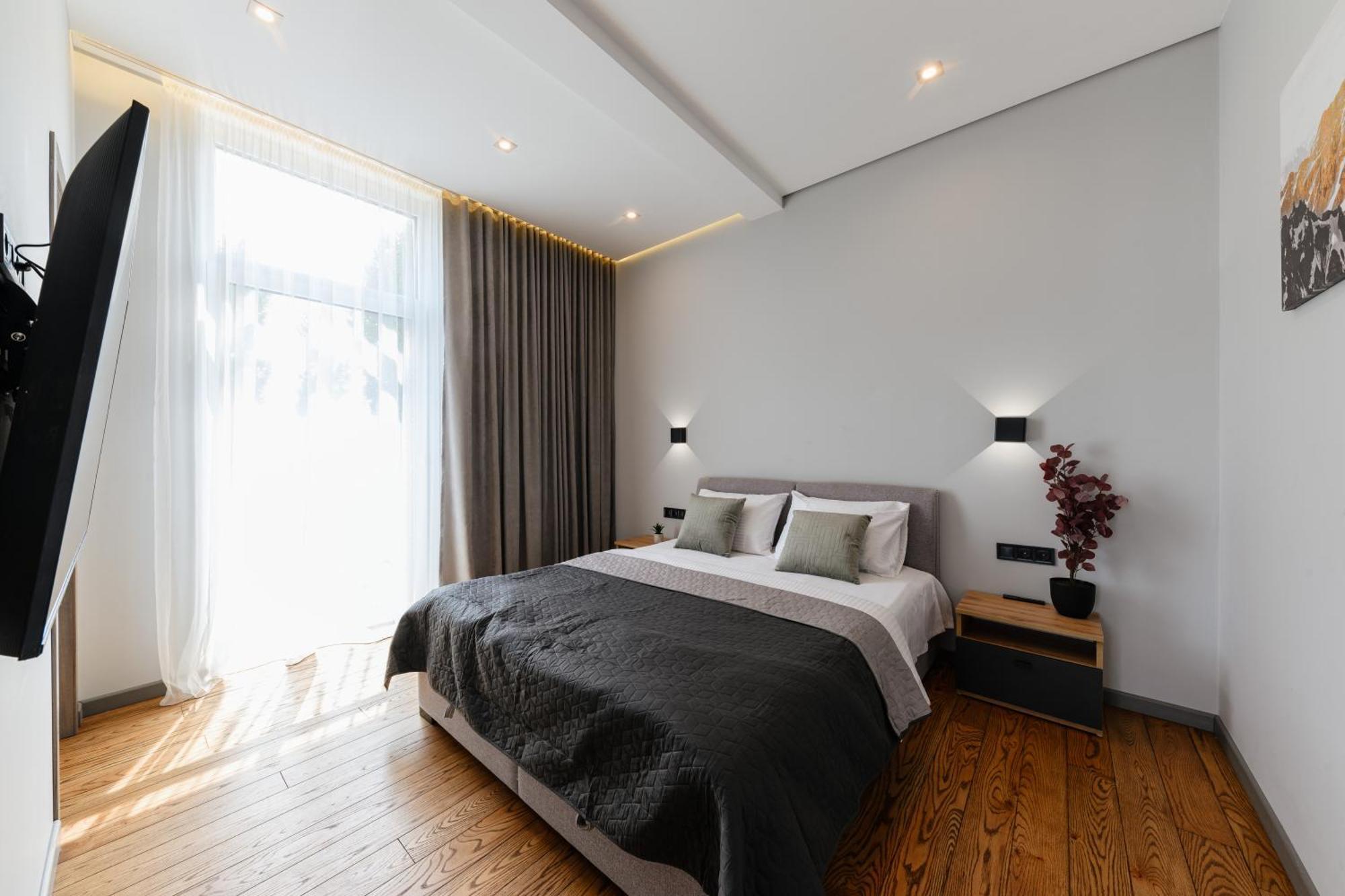 Luxury Apartments Smart House Ужгород Екстер'єр фото