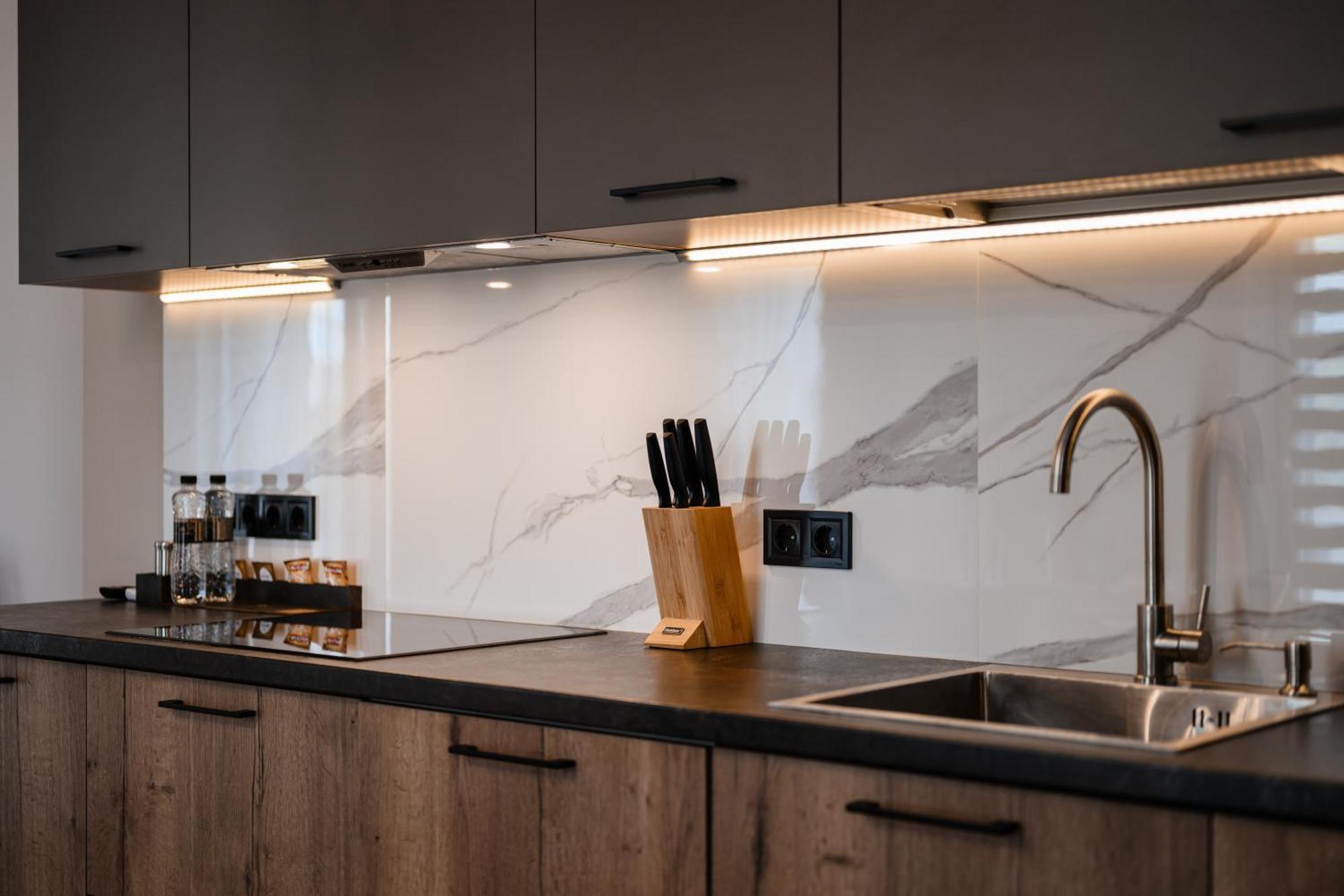 Luxury Apartments Smart House Ужгород Екстер'єр фото