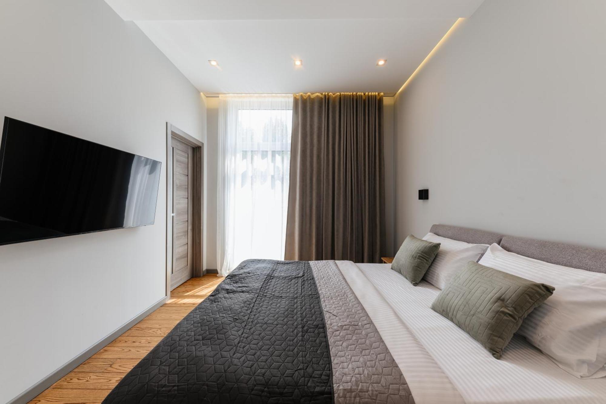 Luxury Apartments Smart House Ужгород Екстер'єр фото