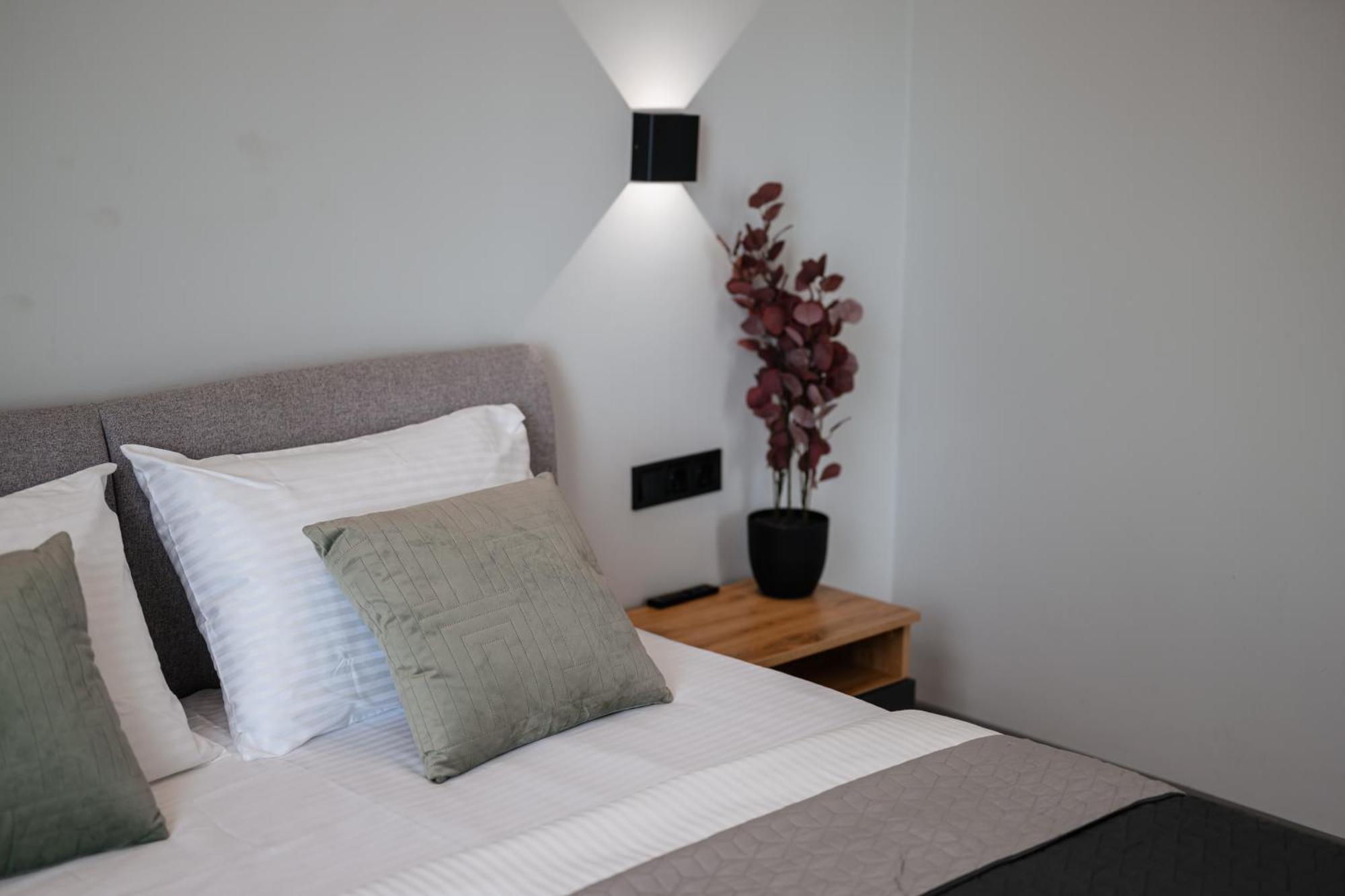 Luxury Apartments Smart House Ужгород Екстер'єр фото
