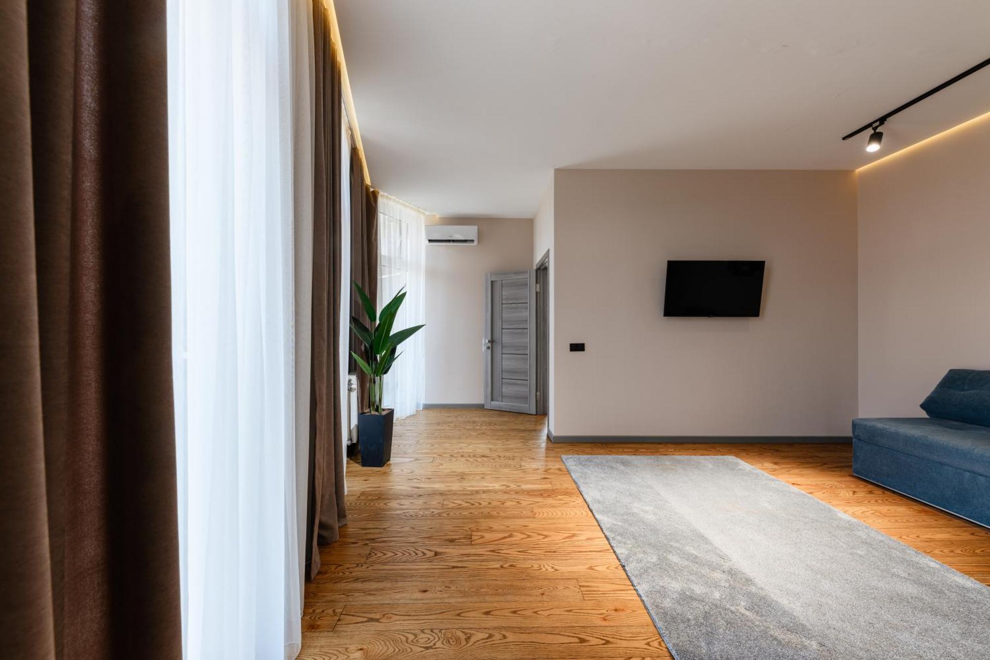 Luxury Apartments Smart House Ужгород Екстер'єр фото