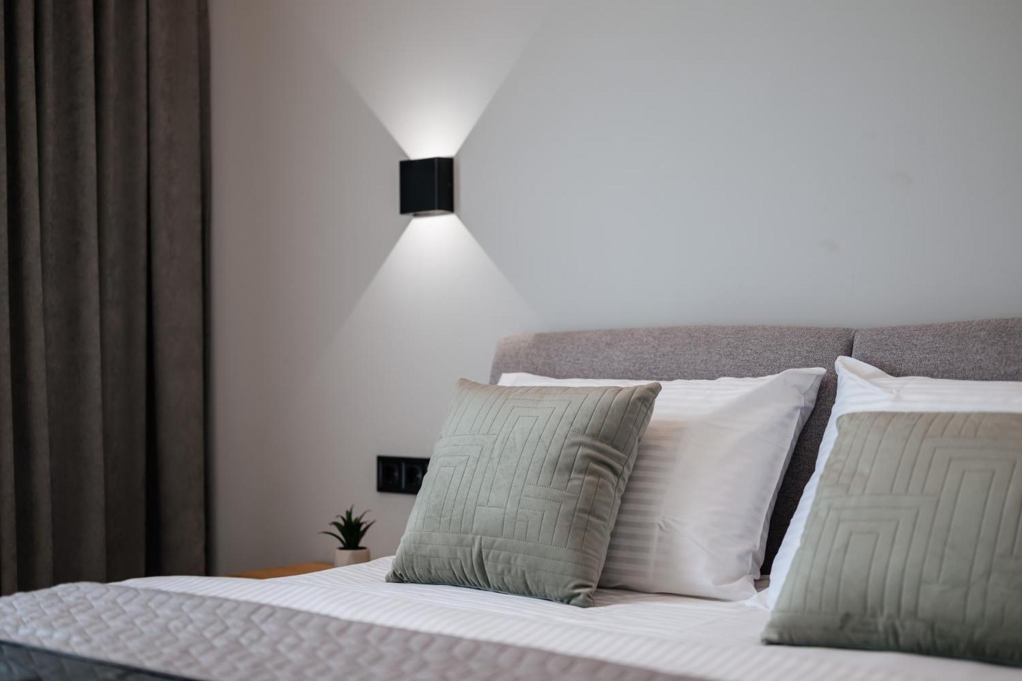 Luxury Apartments Smart House Ужгород Екстер'єр фото
