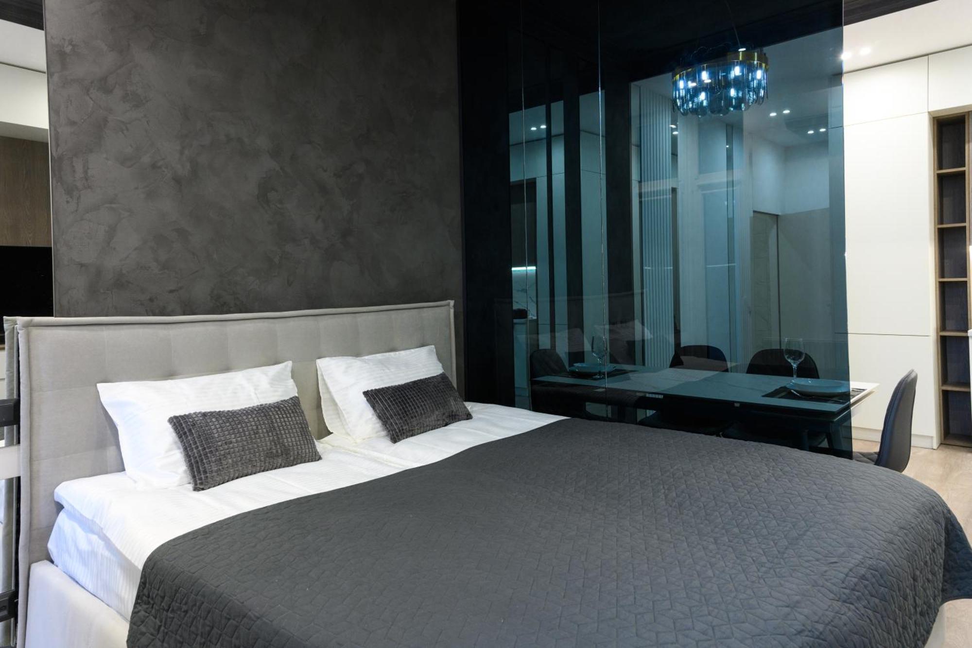 Luxury Apartments Smart House Ужгород Екстер'єр фото