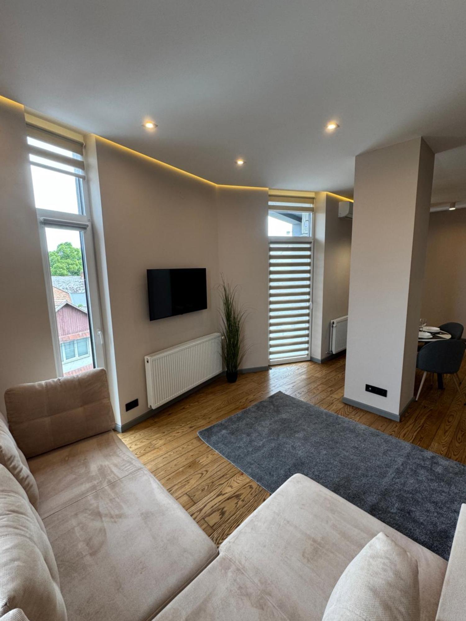 Luxury Apartments Smart House Ужгород Екстер'єр фото